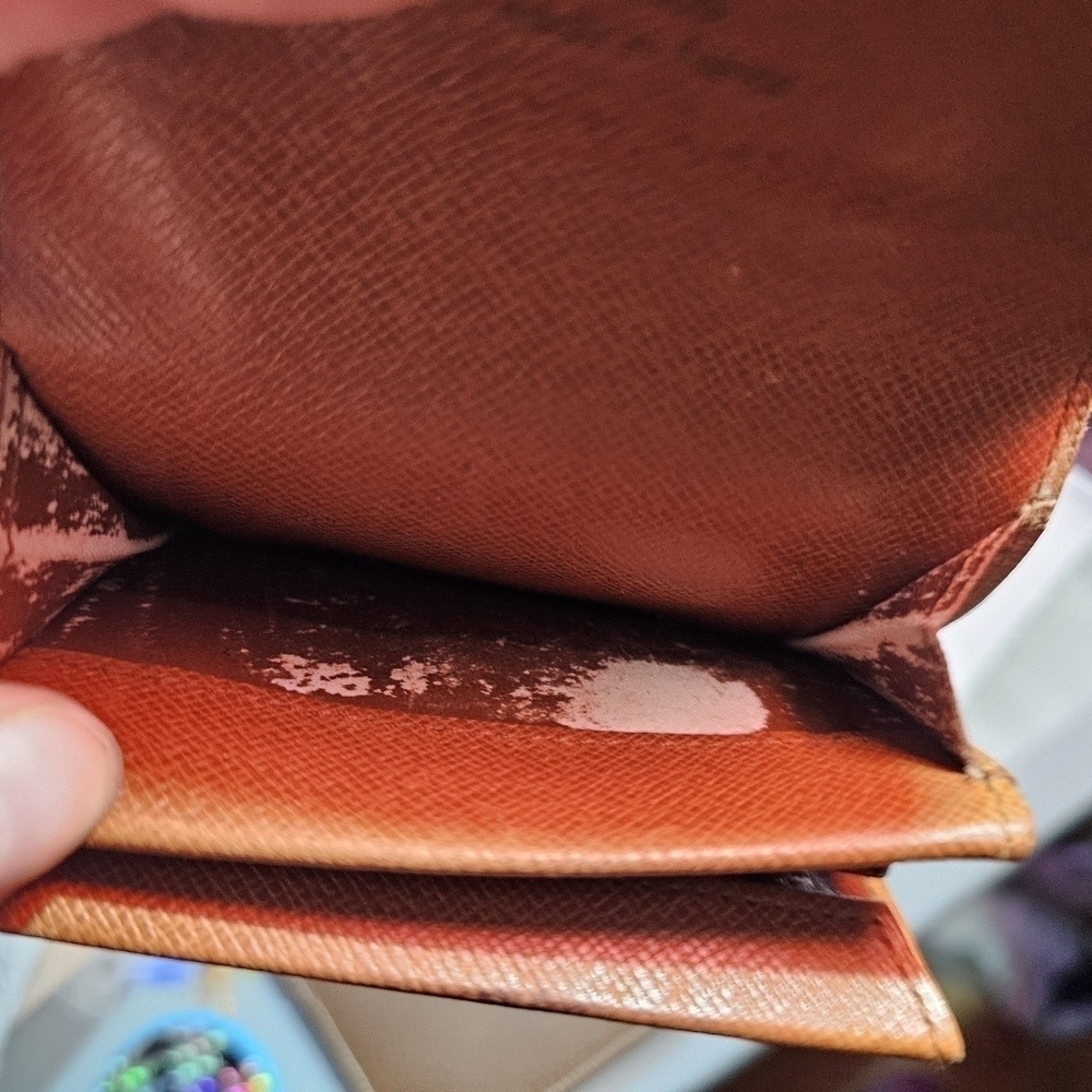 EUC Louis Vuitton Compact Wallet - Picture 6 of 9
